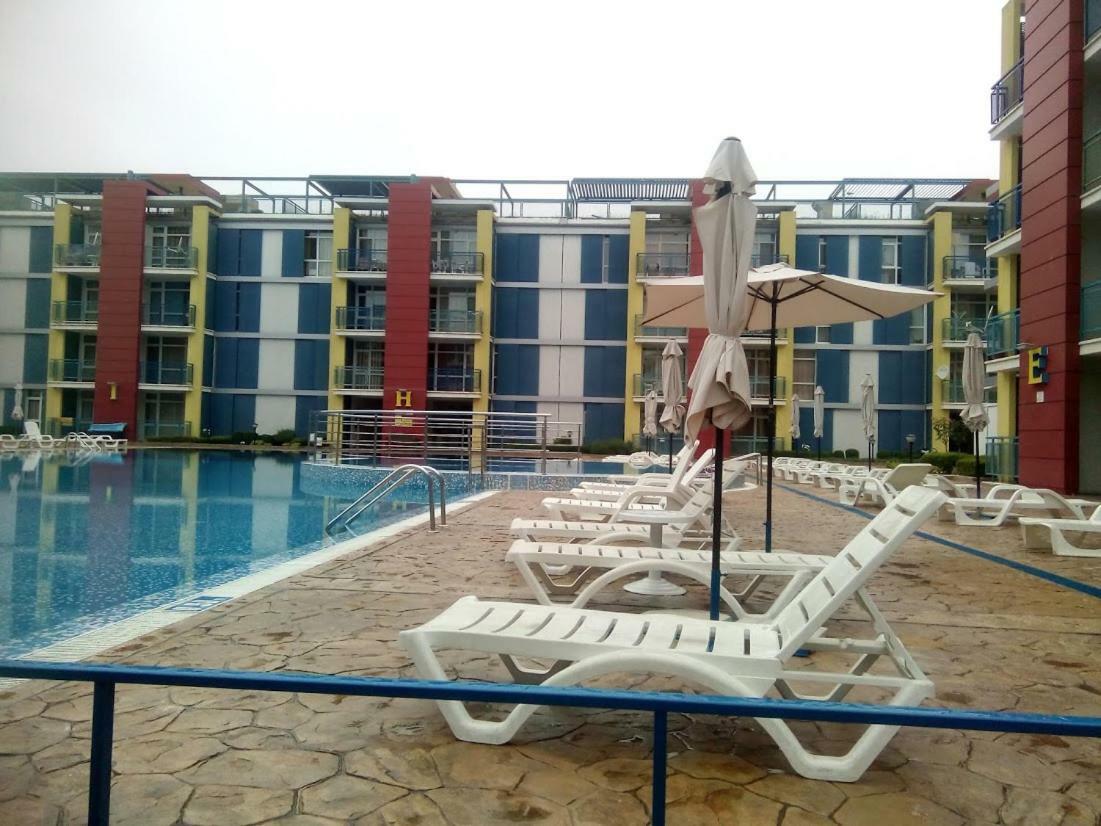 סאני ביץ' Elit 4 Apartments מראה חיצוני תמונה
